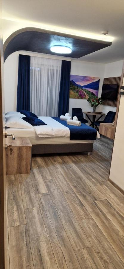 Apartment M