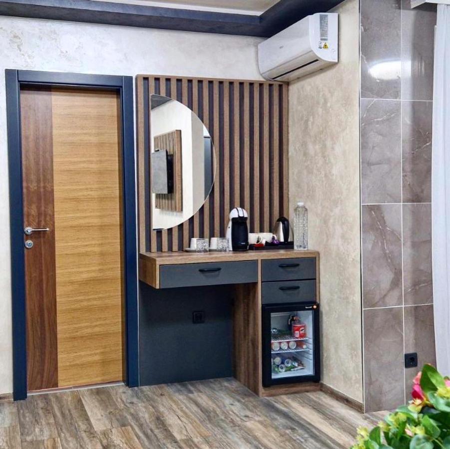 Apartment M *
